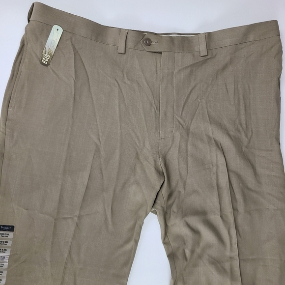 NWT Haggar Dress Pant Men's size 44 x 30 Smart Fiber Comfort Waist Tan - Picture 3 of 12